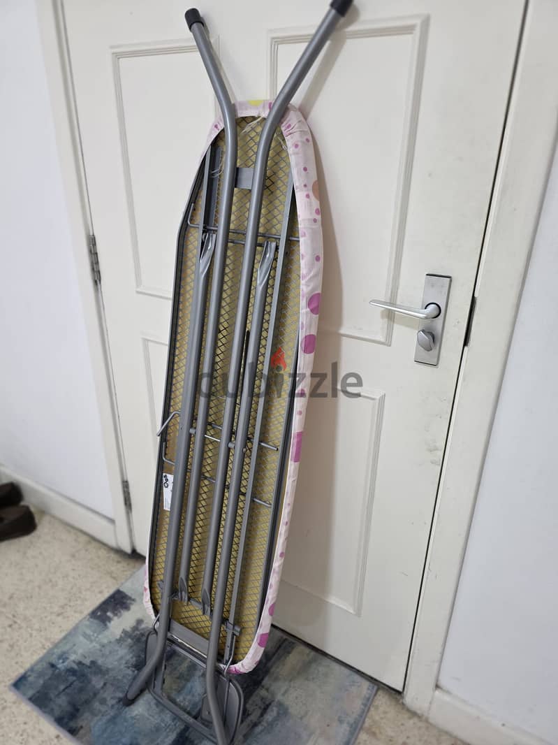 Vileda Ironing Board with Polka Dot Cover – Good Condition 5