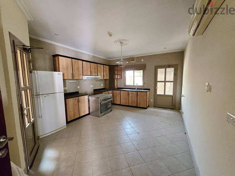SPACIOUS VILLA FOR RENT- 4 Master Bedrooms - Covered Parking 2