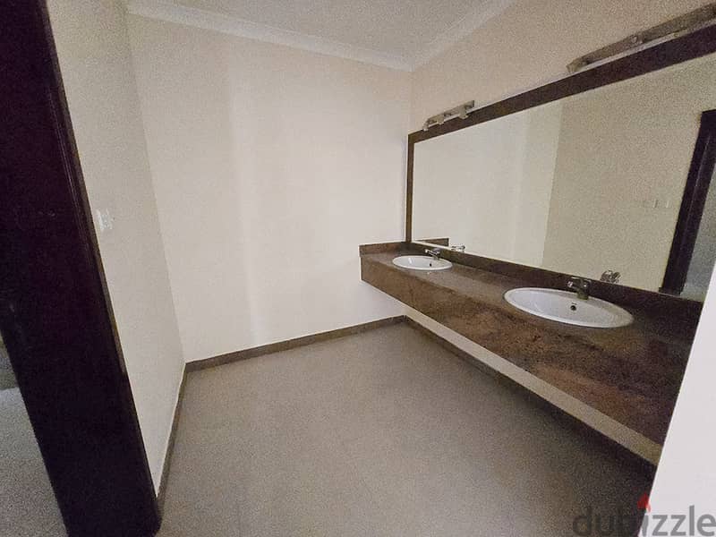 SPACIOUS VILLA FOR RENT- 4 Master Bedrooms - Covered Parking 5