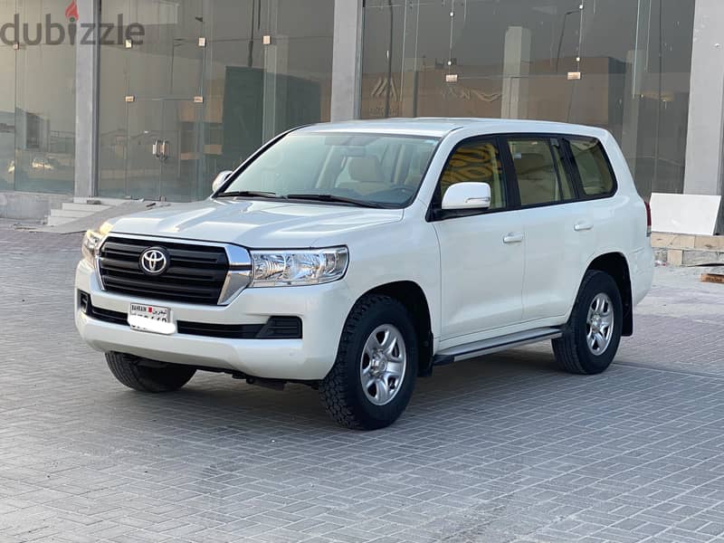 Toyota Land Cruiser G 2016 White 1