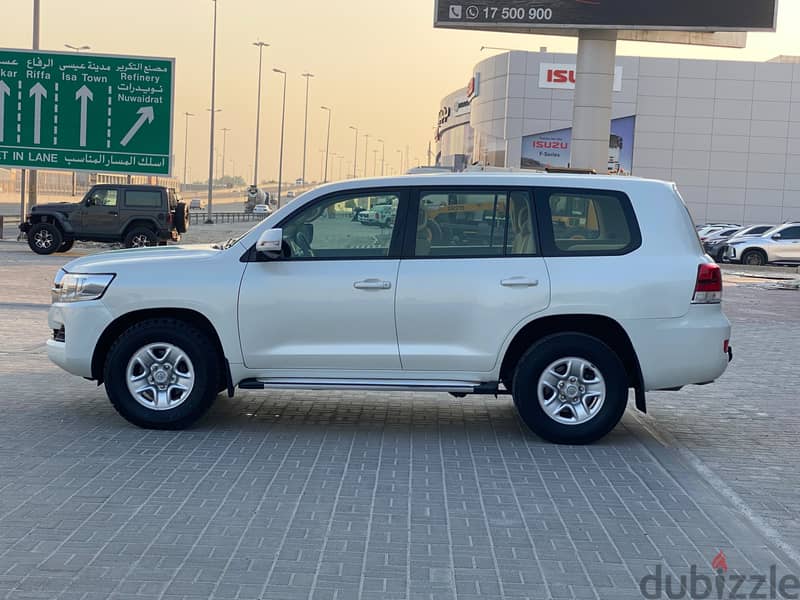 Toyota Land Cruiser G 2016 White 3