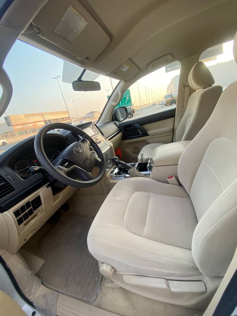 Toyota Land Cruiser G 2016 White 4