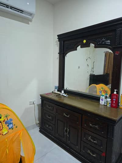 SHARING FLAT FOR FAMILY