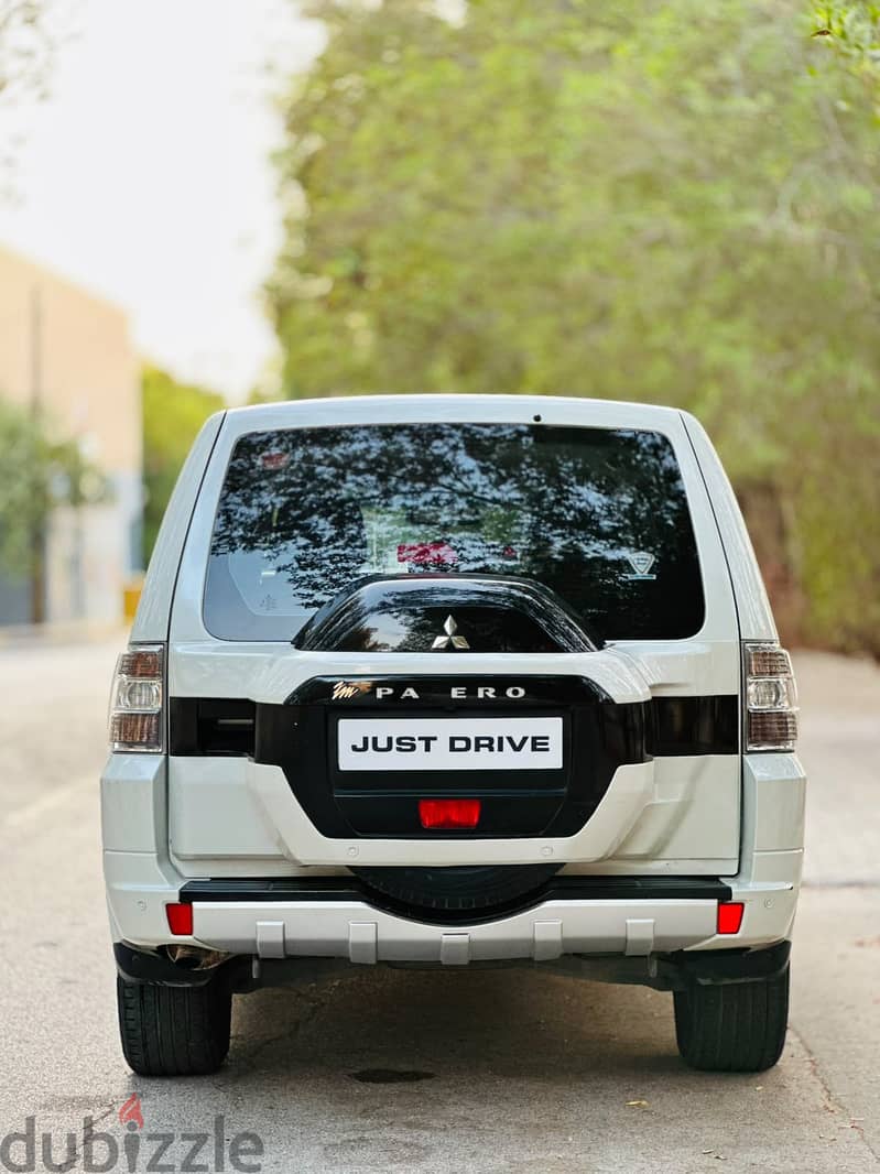 MITSUBISHI PAJERO 2018 MODEL SINGLE OWNER USED WELLMAINTAINED 7 SEATER 4