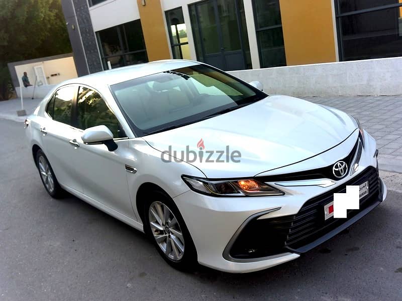 TOYOTA CAMRY GLE#2024 MODEL# UNDER WARRANTY# SINGLE USER# LOW MILEAGE 3