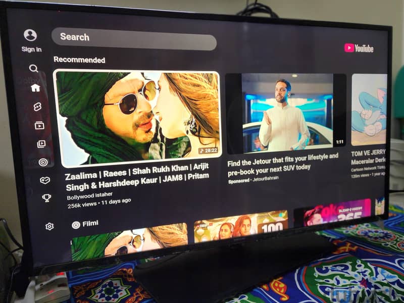 Samsung 45 inches smart tv 3