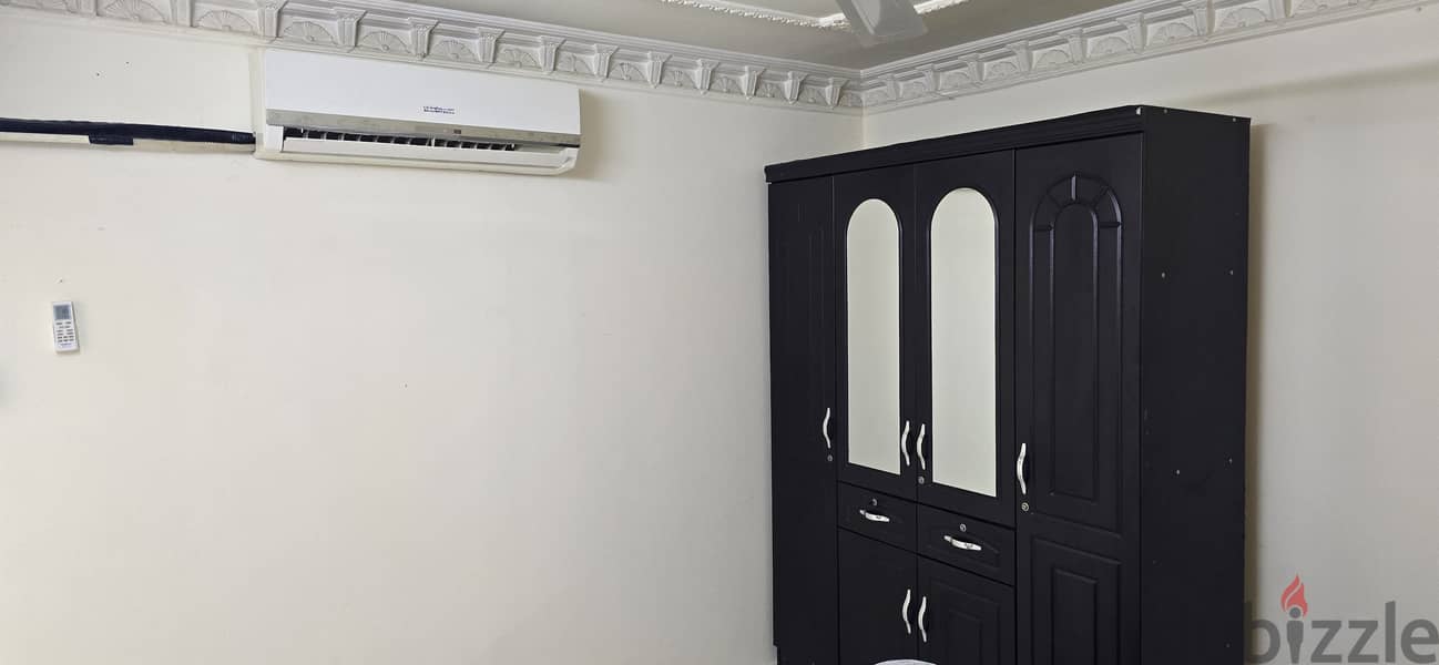 Flat 4 rent in isa town (indian,filipino or ceylon family only) 2