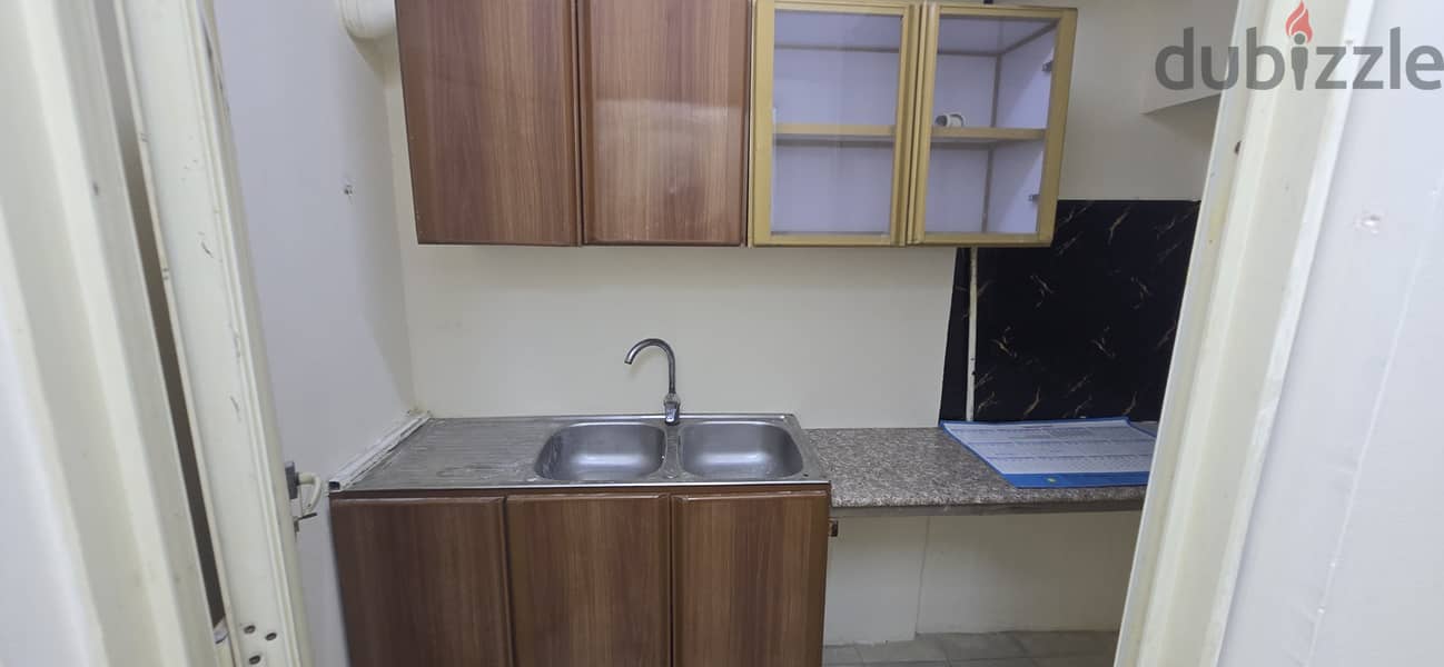 Flat 4 rent in isa town (indian,filipino or ceylon family only) 3