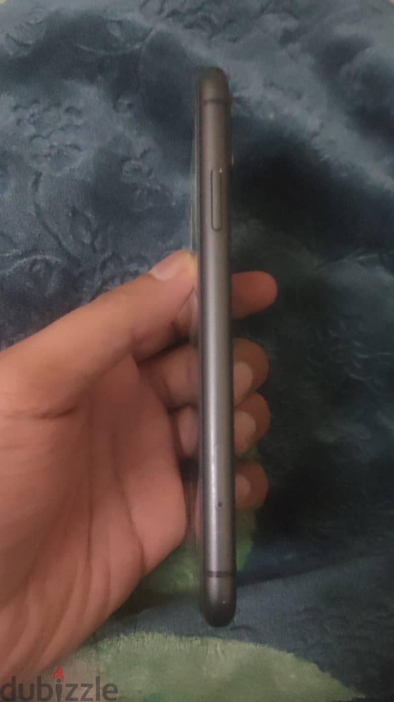 I want to sale iPhone 11 256 gb in good condition 2