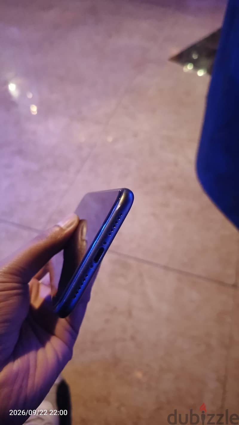 I want to sale iPhone 11 256 gb in good condition 4