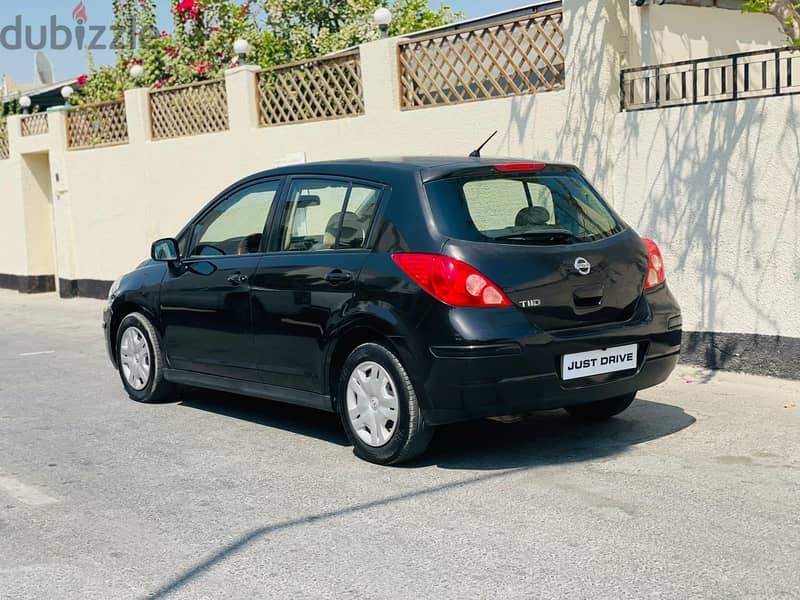 Nissan Tiida 2011 6