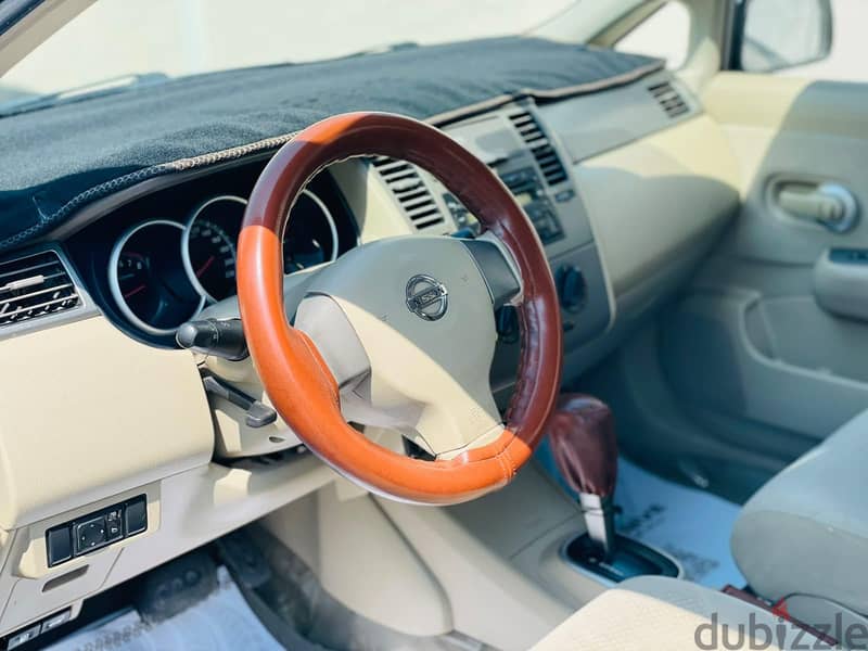 Nissan Tiida 2011 7