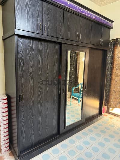 Wardrobe / Cupboard