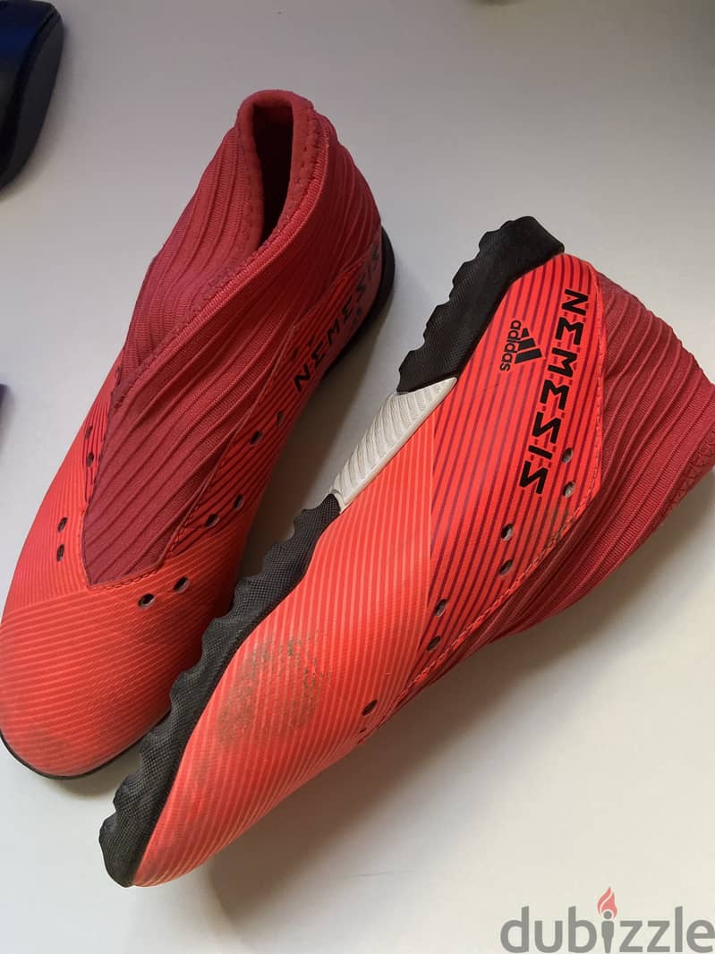 حذاء كرة قدم Adidas Nemeziz 1