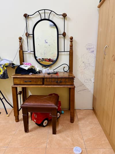 Dressing table & another tv stand for sale