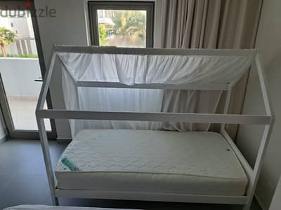 Selling barely used toddler/kids bed