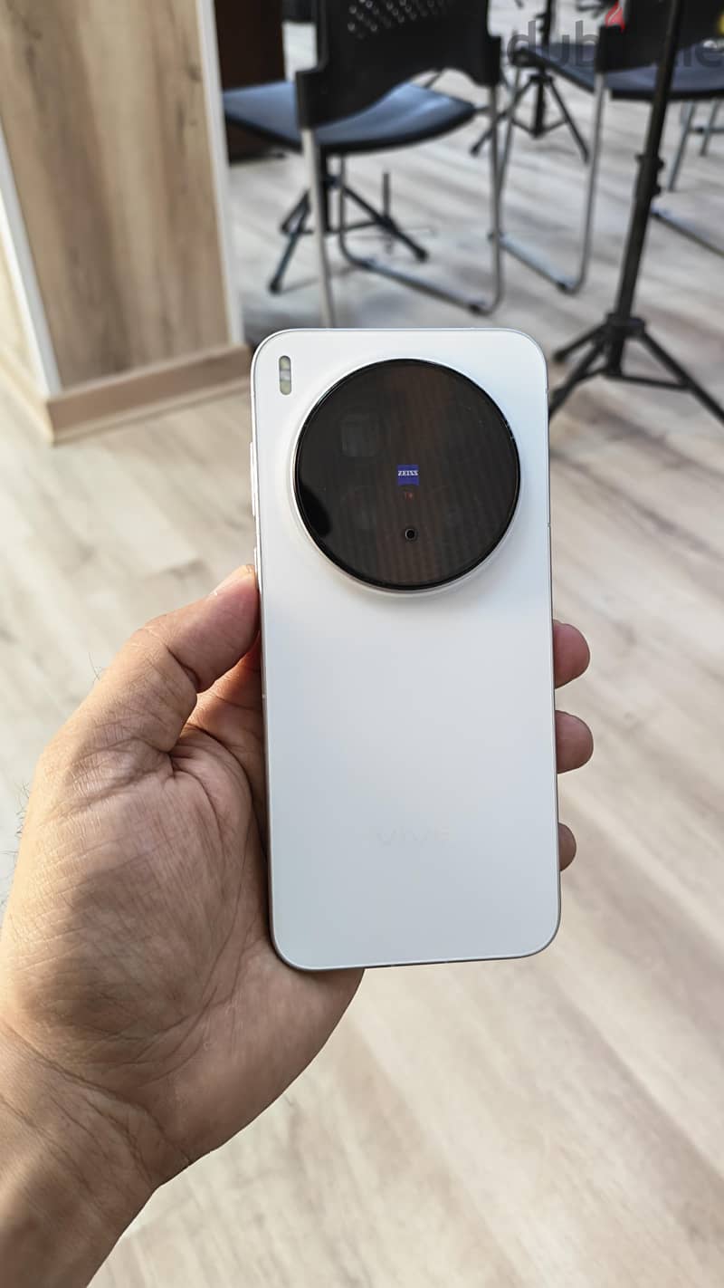 Vivo X300 Pro / 12+12 RAM / 256  GB 5