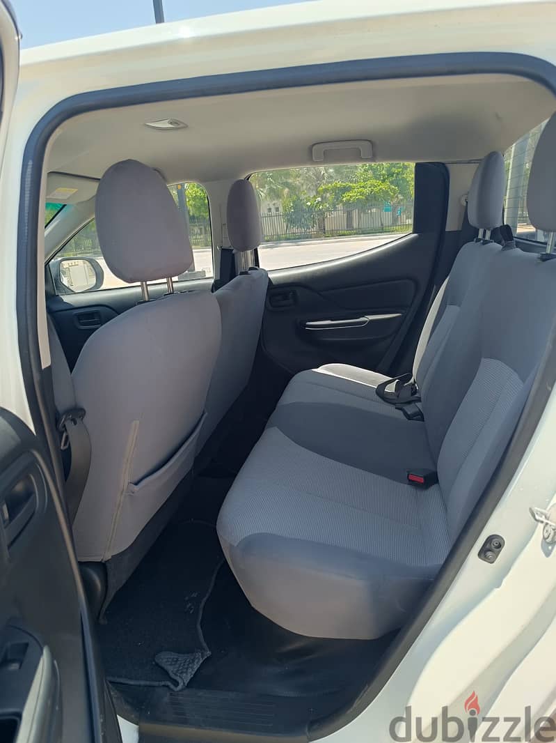 Mitsubishi L200 Double Cabine pickup 2