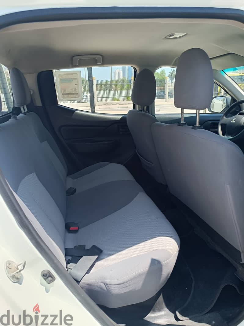Mitsubishi L200 Double Cabine pickup 3