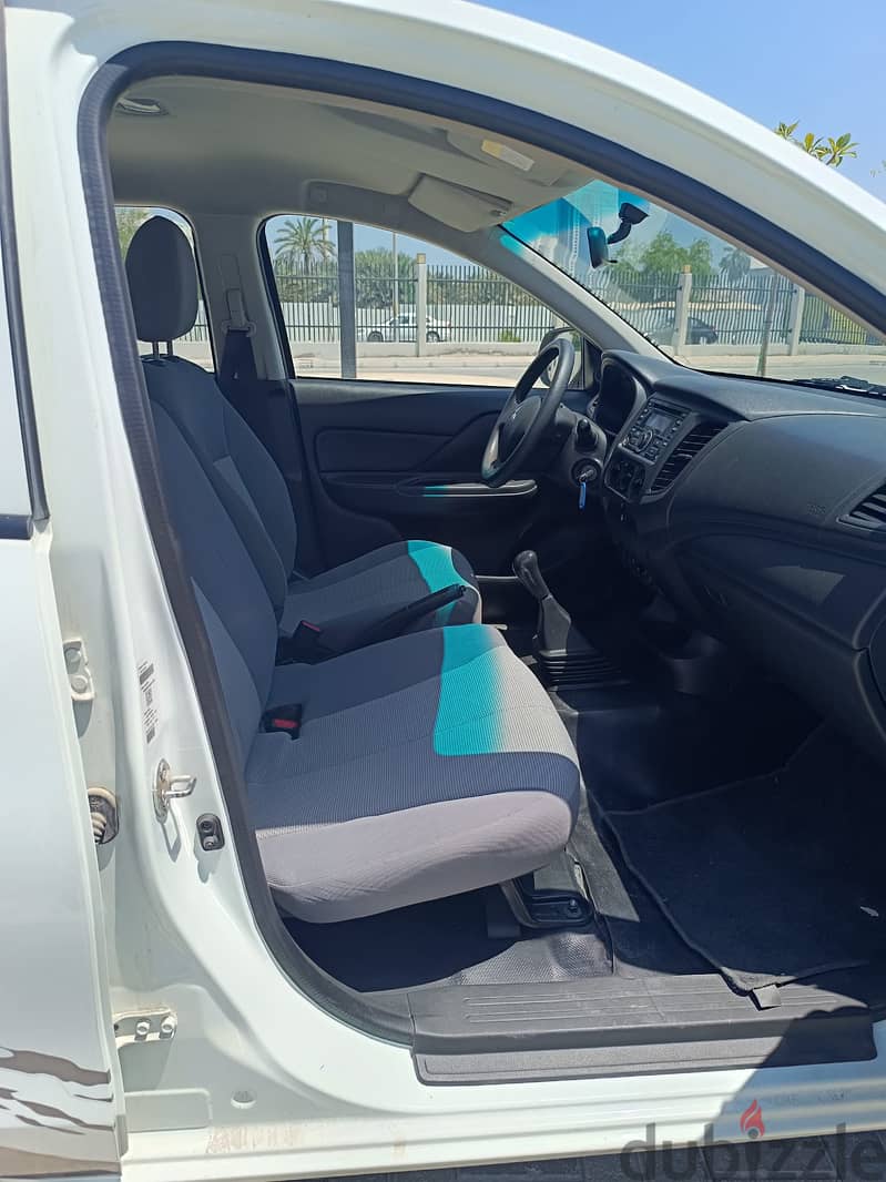 Mitsubishi L200 Double Cabine pickup 7