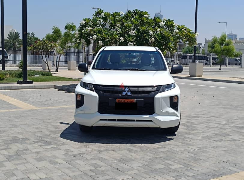Mitsubishi L200 Double Cabine pickup 8