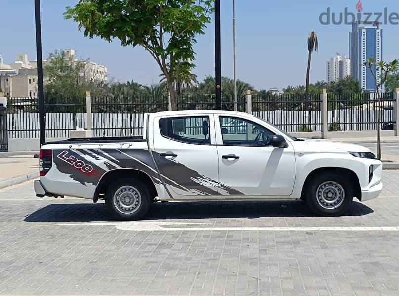 Mitsubishi L200 Double Cabine pickup 9