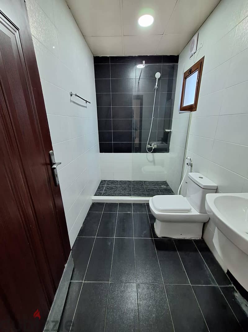  SHARING FLAT FOR RENT – FEMALES ONLY 9