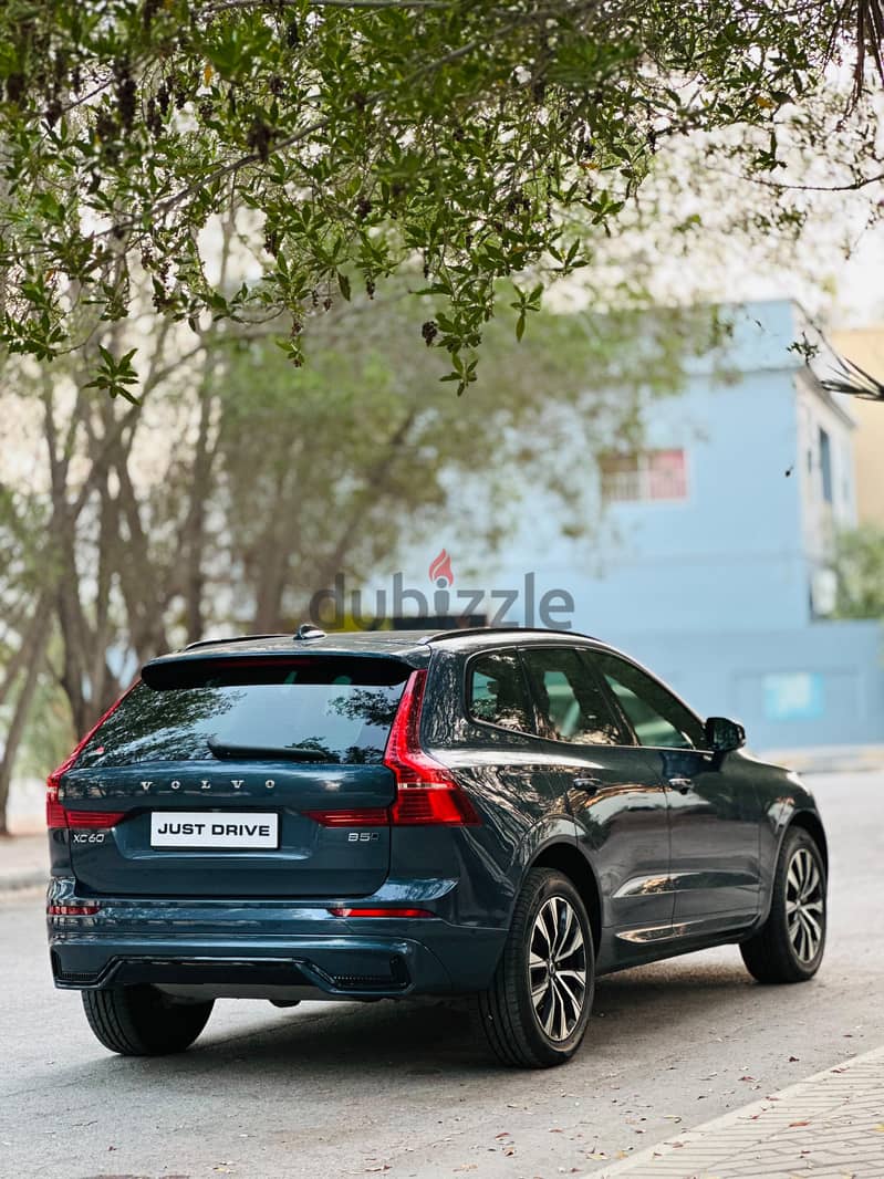 Volvo XC60 2023 4