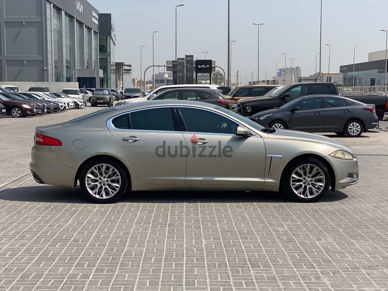 Jaguar XF 2012 Gold 2