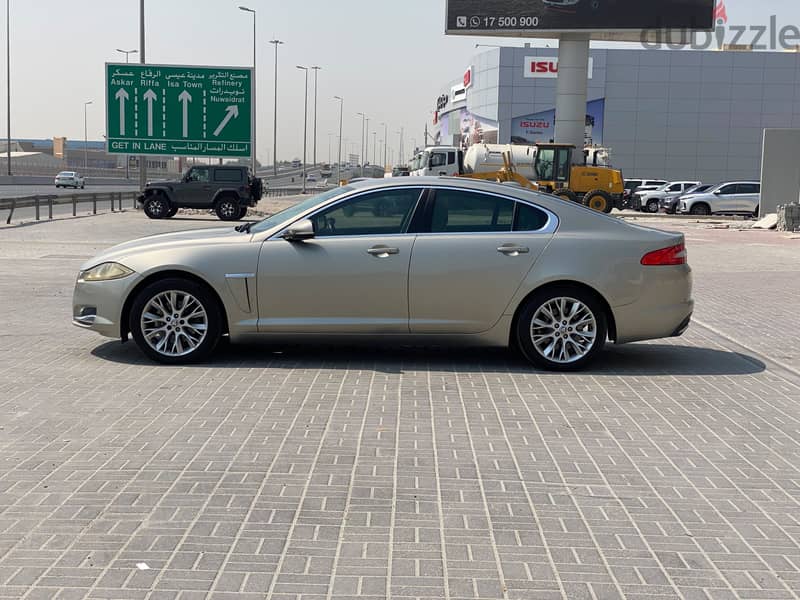 Jaguar XF 2012 Gold 3