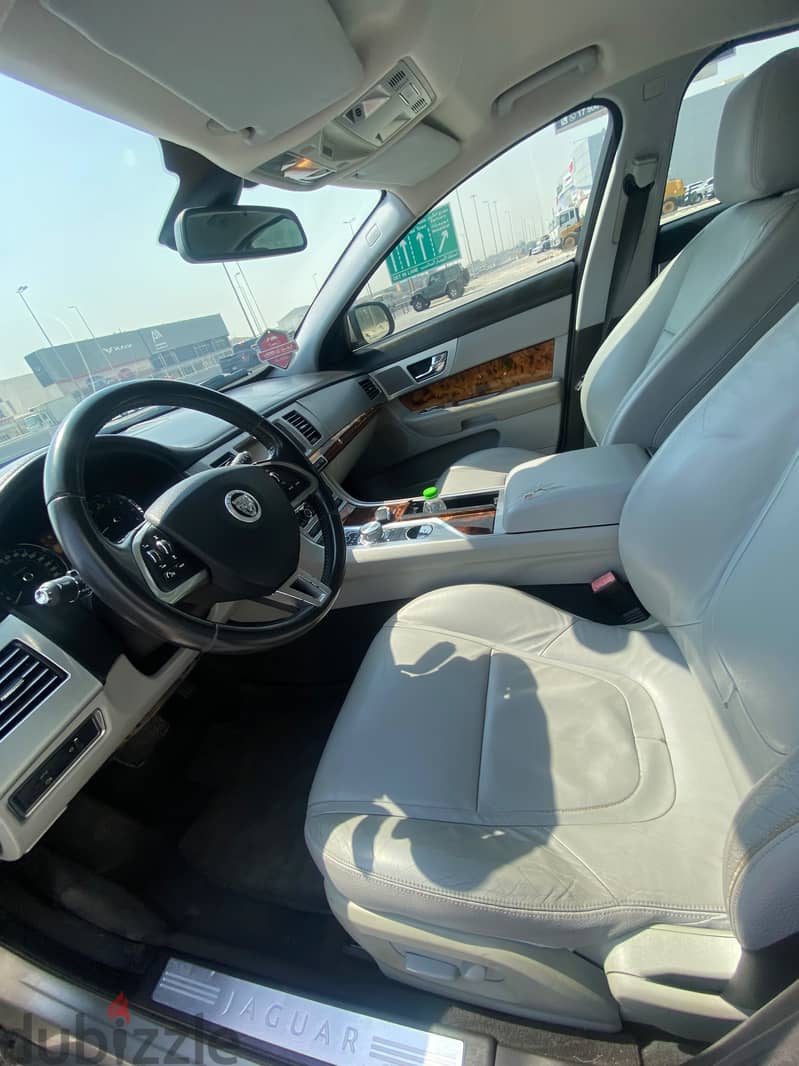 Jaguar XF 2012 Gold 5