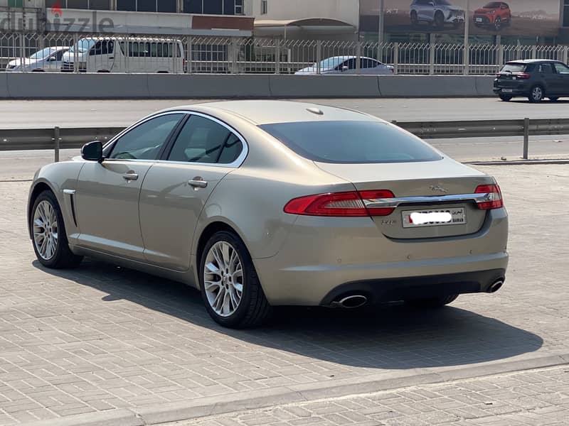 Jaguar XF 2012 Gold 7