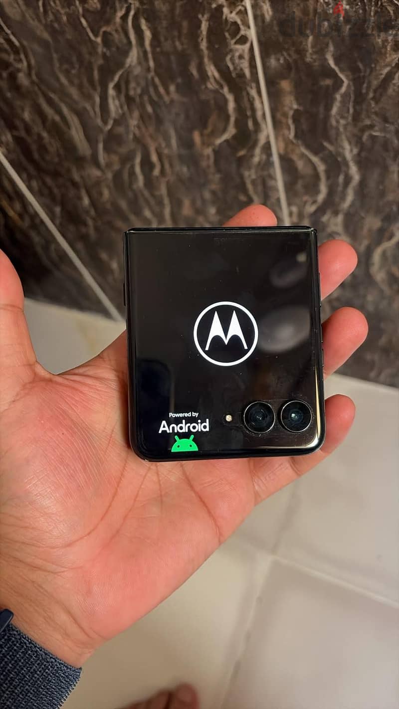 Motorola Razr 60 Ultra 5G (16GB/512GB) – Mint Condition / Full Box 7