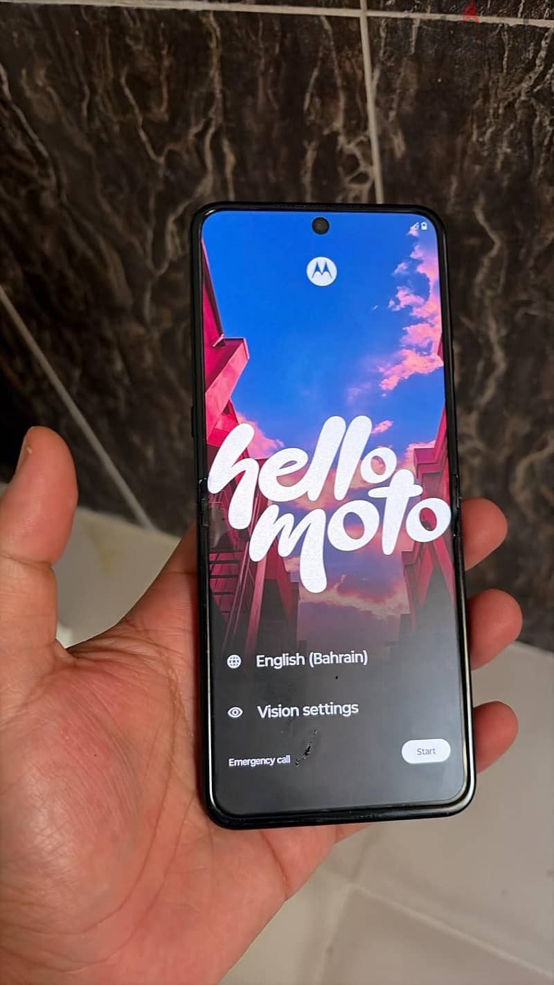 Motorola Razr 60 Ultra 5G (16GB/512GB) – Mint Condition / Full Box 9