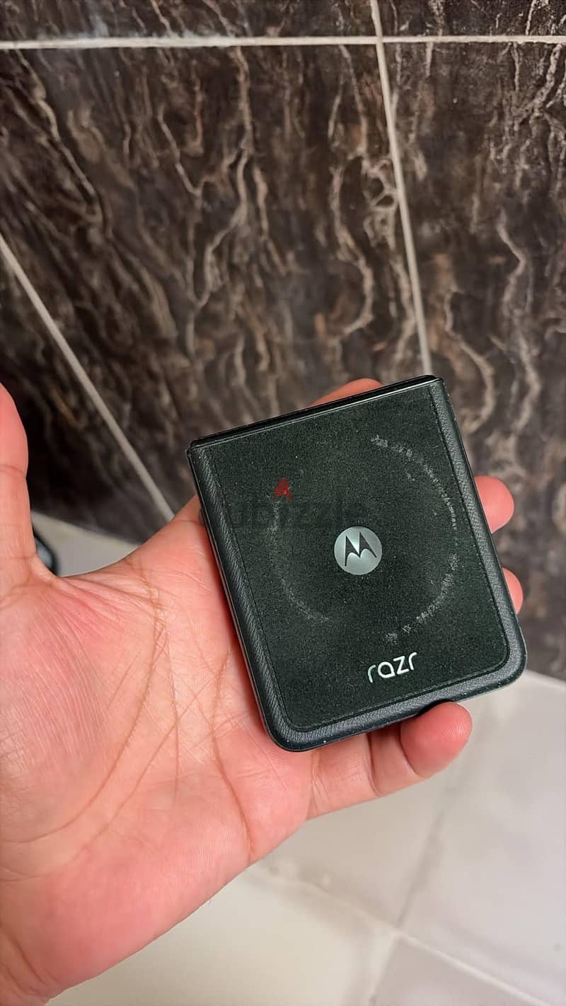 Motorola Razr 60 Ultra 5G (16GB/512GB) – Mint Condition / Full Box 10