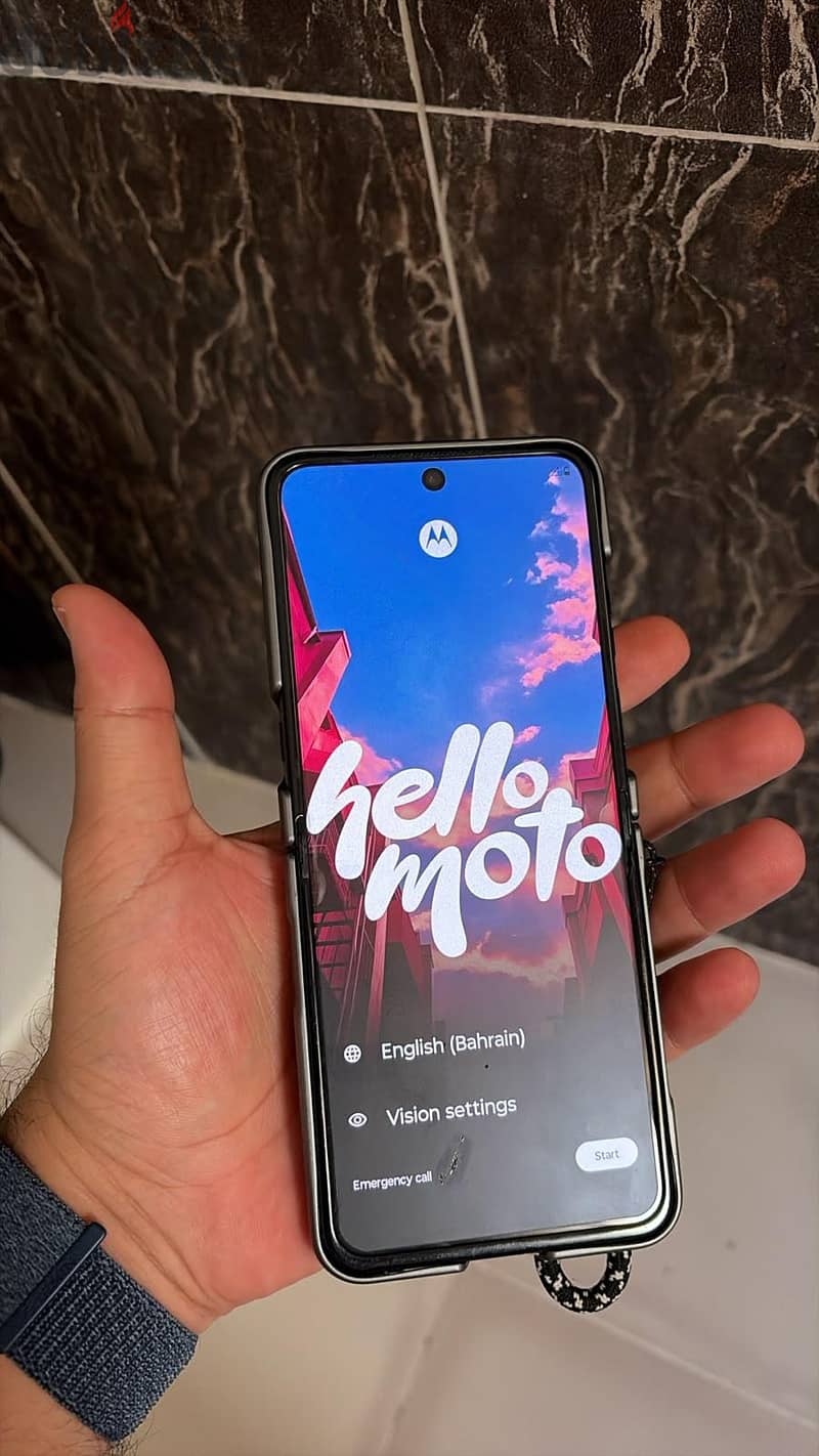 Motorola Razr 60 Ultra 5G (16GB/512GB) – Mint Condition / Full Box 11