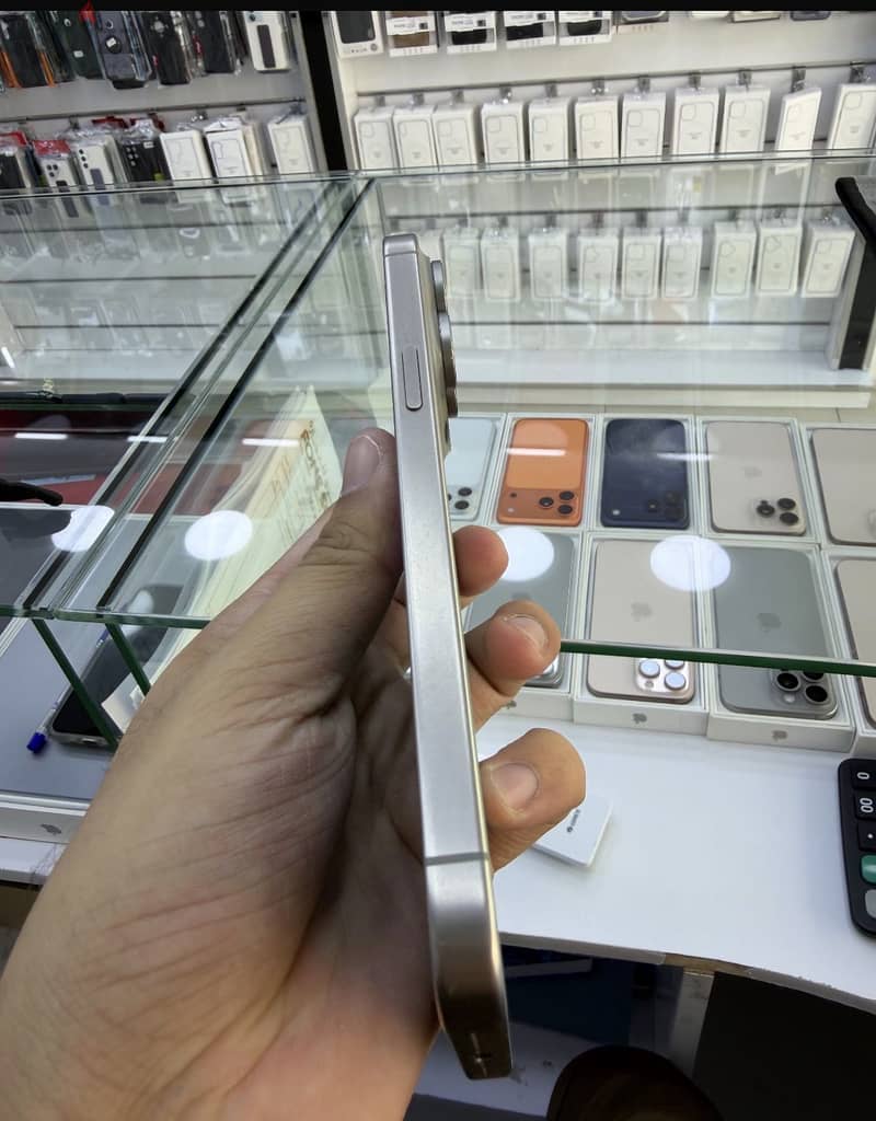 iPhone 15 pro max 2