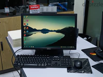 DELL Portable Computer Core i5 8GB /120GB SSD Display 19’’ with Wi-Fi