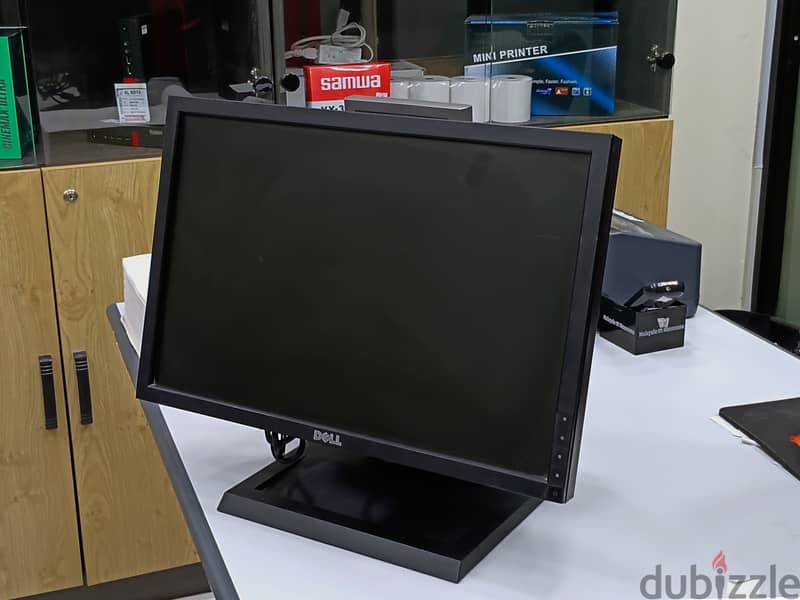 DELL Portable Computer Core i5 8GB /120GB SSD Display 19’’ with Wi-Fi 11