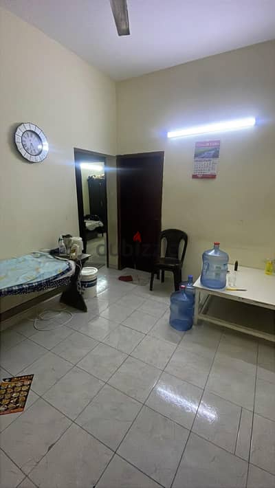 ROOM FOR RENT/BED SPACE FOR RENT