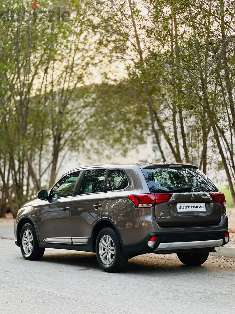 MITSUBISHI OUTLANDER 2016 MODEL WELL MAINTAINED 5 SEATER SUV 1