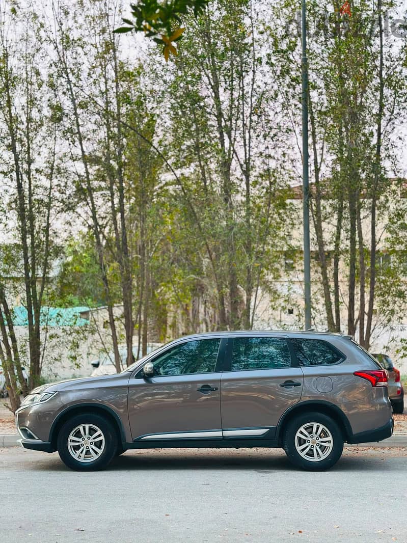 MITSUBISHI OUTLANDER 2016 MODEL WELL MAINTAINED 5 SEATER SUV 2