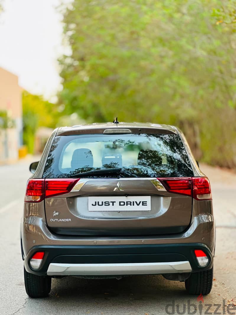 MITSUBISHI OUTLANDER 2016 MODEL WELL MAINTAINED 5 SEATER SUV 4
