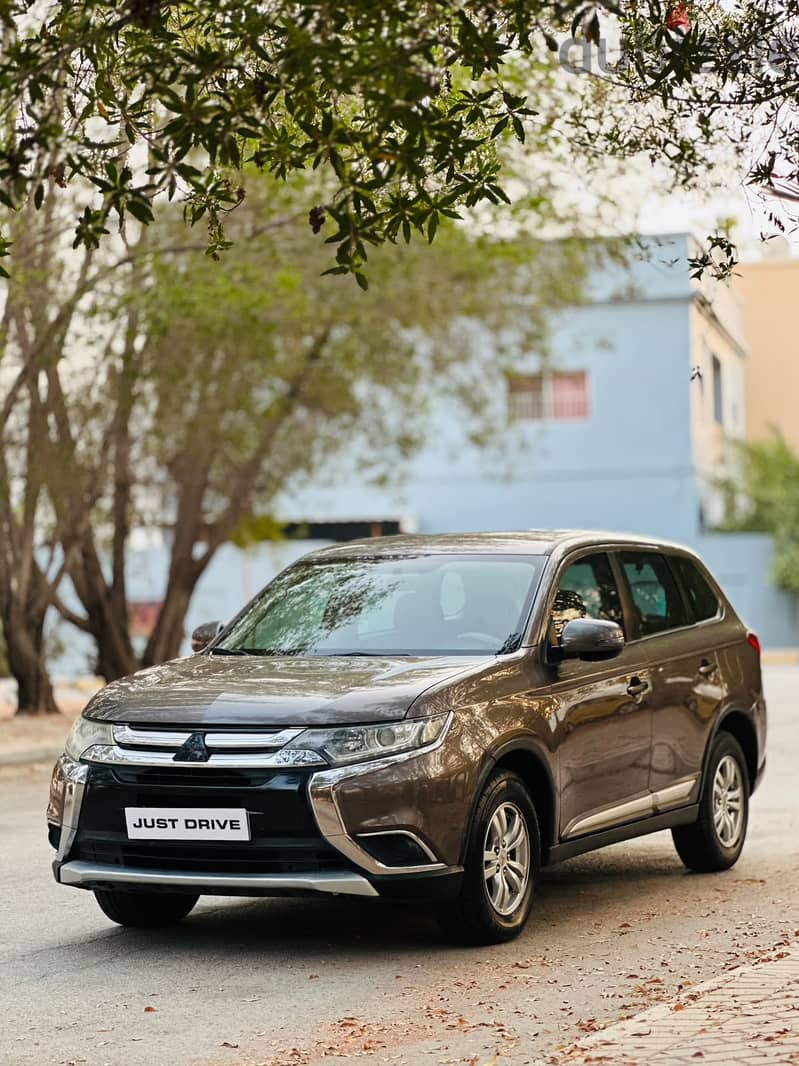 MITSUBISHI OUTLANDER 2016 MODEL WELL MAINTAINED 5 SEATER SUV 5