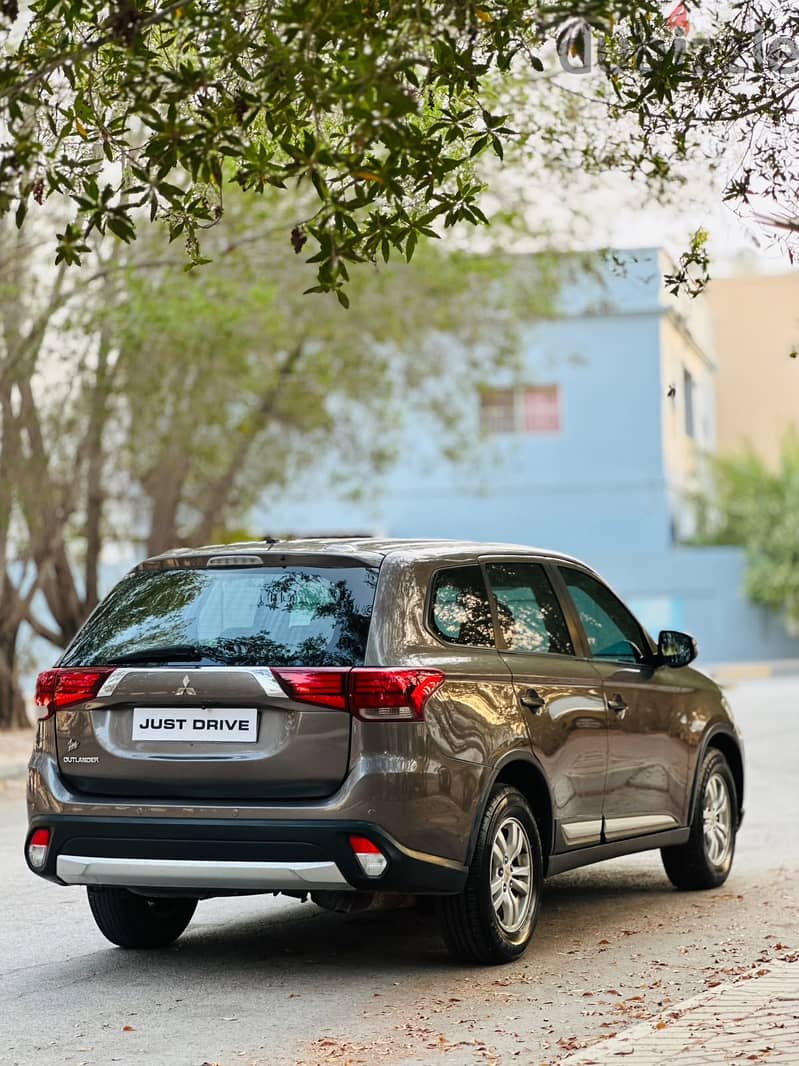 MITSUBISHI OUTLANDER 2016 MODEL WELL MAINTAINED 5 SEATER SUV 6