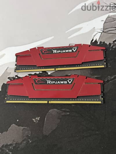 للبيع 16gb ddr4 ram 3200mhz (2x8)