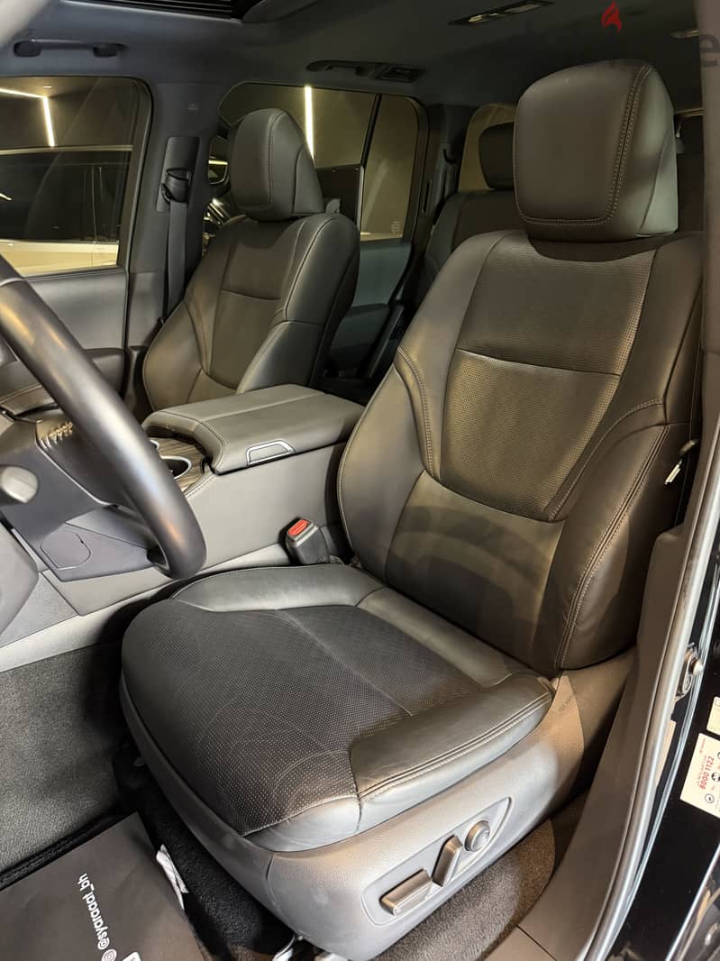 Toyota Land Cruiser 2022 4