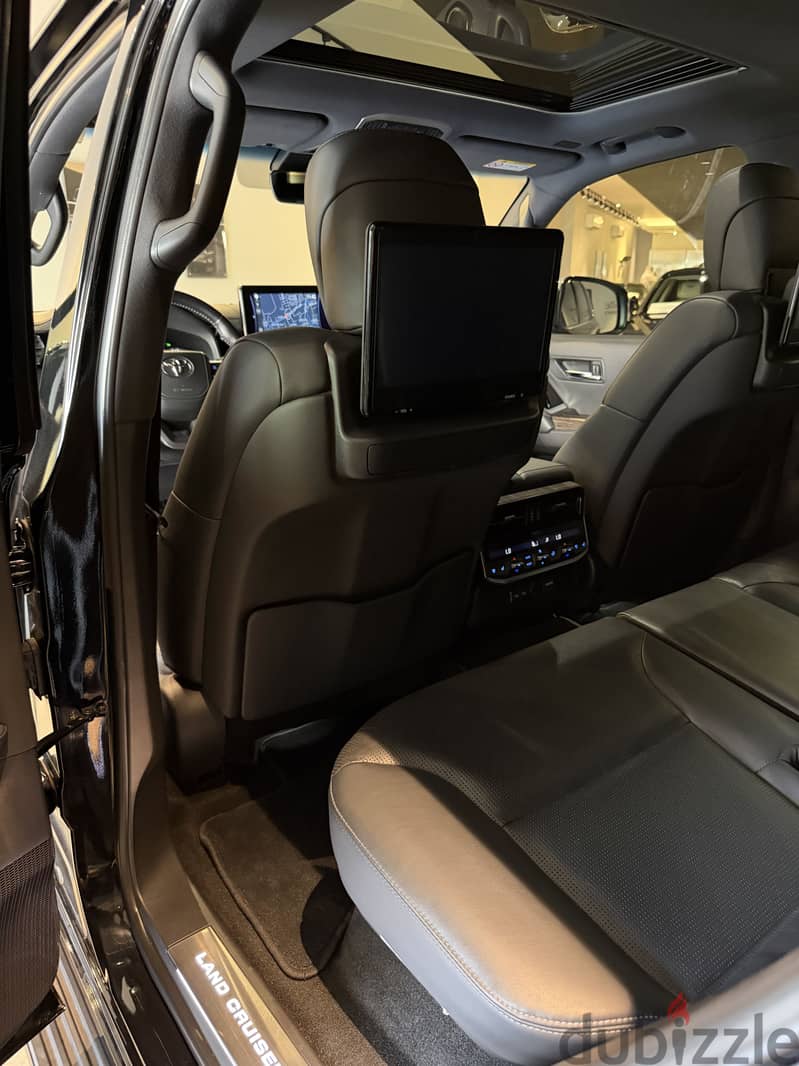 Toyota Land Cruiser 2022 5