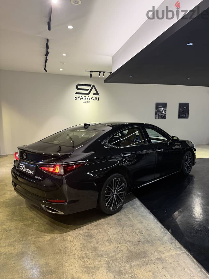 Lexus ES 350 2023 9