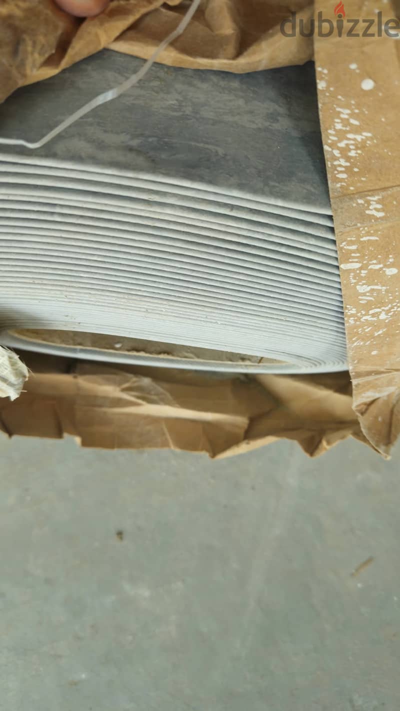 Polyflor Standard XL heavy-duty marbleised homogeneous vinyl sheet 2